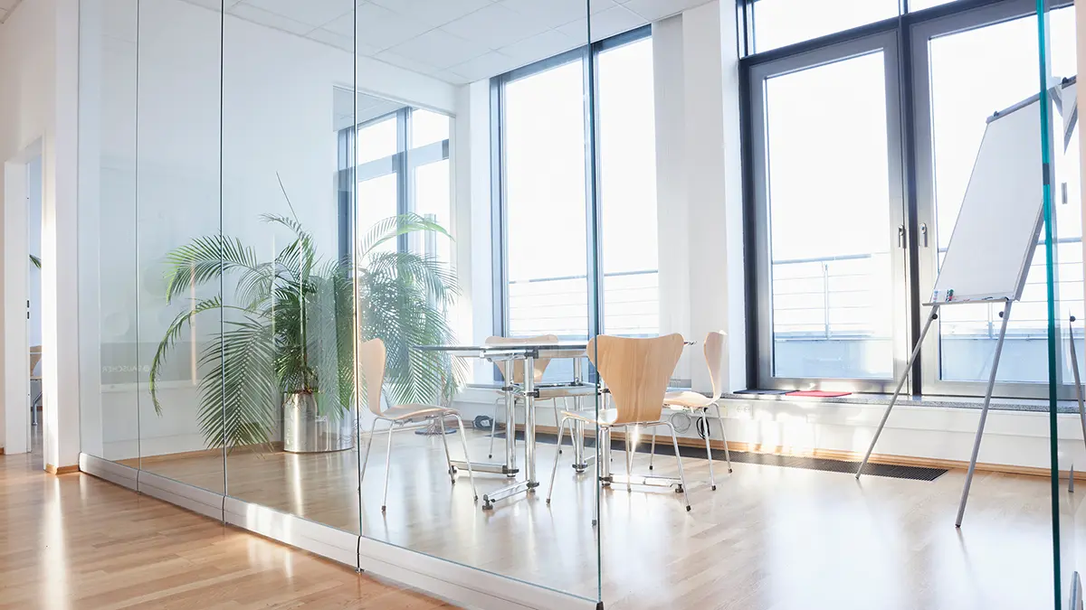 Moderne Büro- & Wohnraumgestaltung – Glastrennwände
